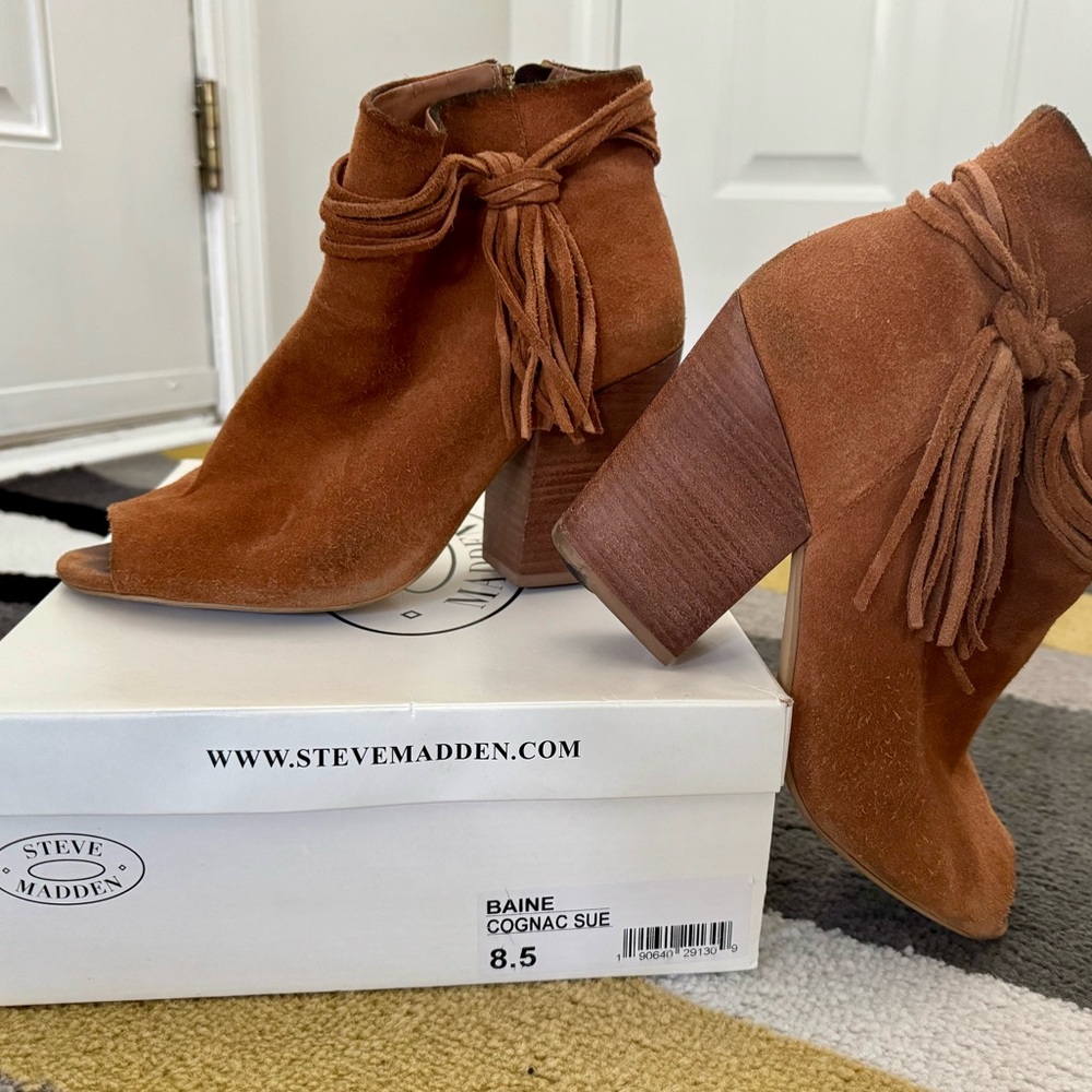 Steve Madden Booties🧡 Cognac suede with peep toe. Block heel